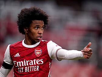 Arsenal's Willian shares vile...